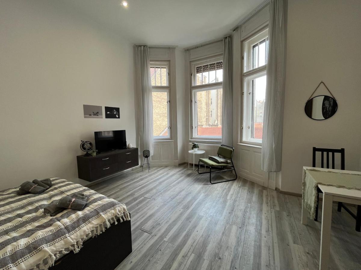 D58 Superior Apartments In The City Center Budapest Eksteriør billede